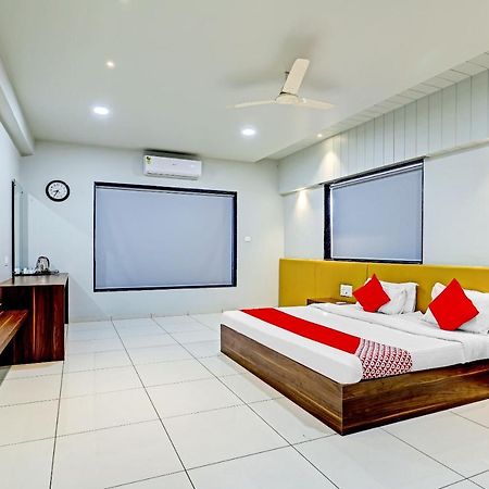 Oyo 70752 Viram House Hotel Gorwa Bagian luar foto