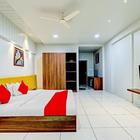 Oyo 70752 Viram House Hotel Gorwa Bagian luar foto