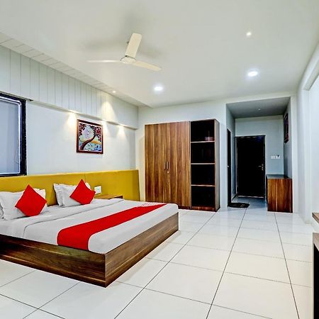Oyo 70752 Viram House Hotel Gorwa Bagian luar foto