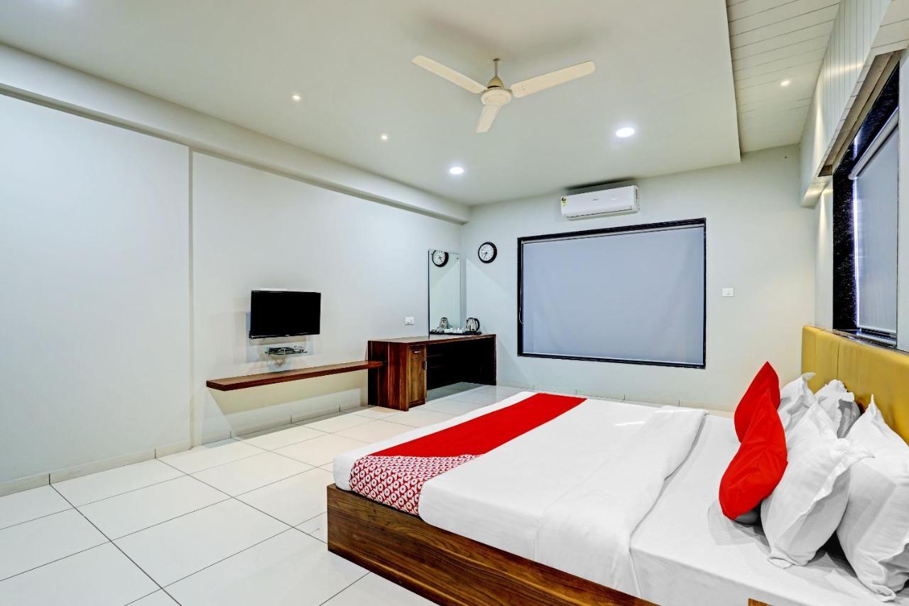Oyo 70752 Viram House Hotel Gorwa Bagian luar foto