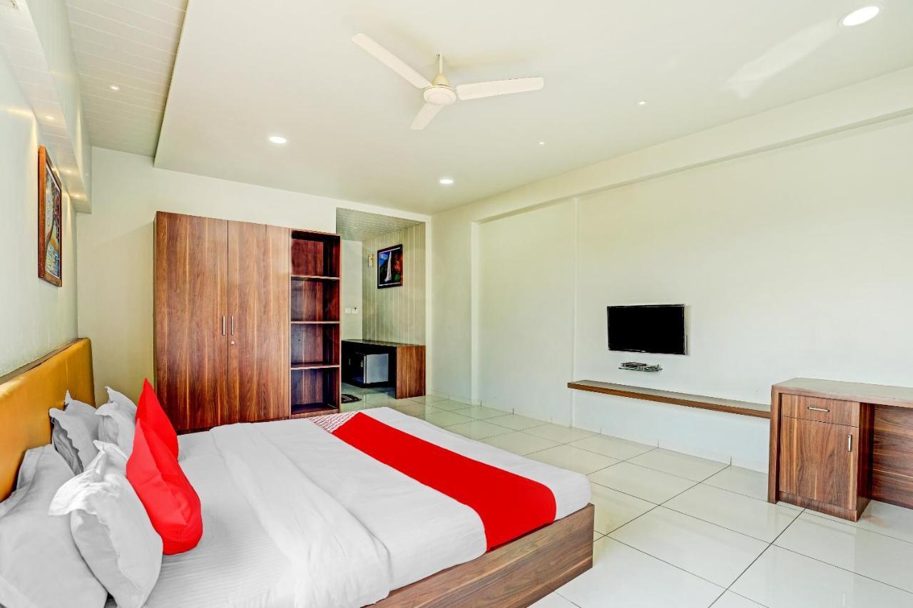 Oyo 70752 Viram House Hotel Gorwa Bagian luar foto