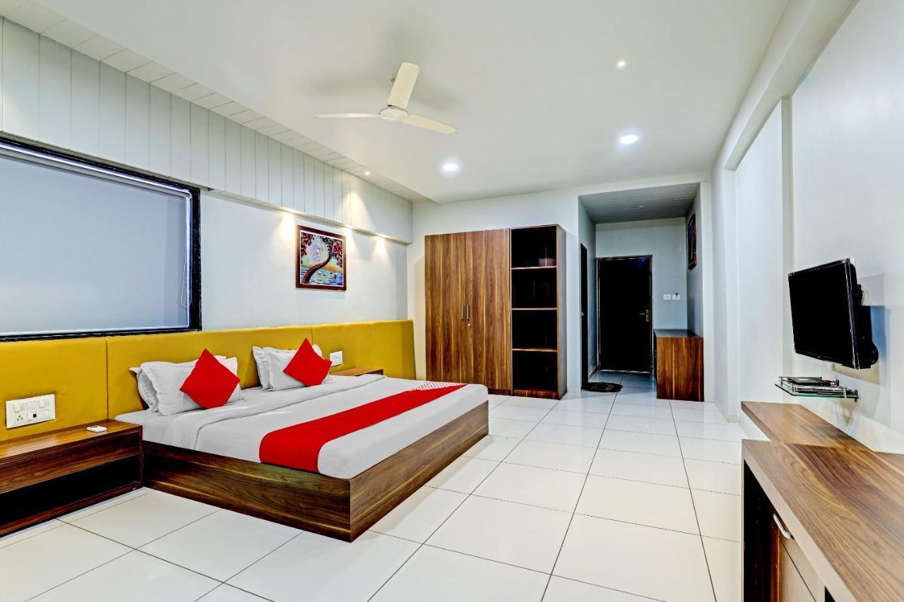 Oyo 70752 Viram House Hotel Gorwa Bagian luar foto