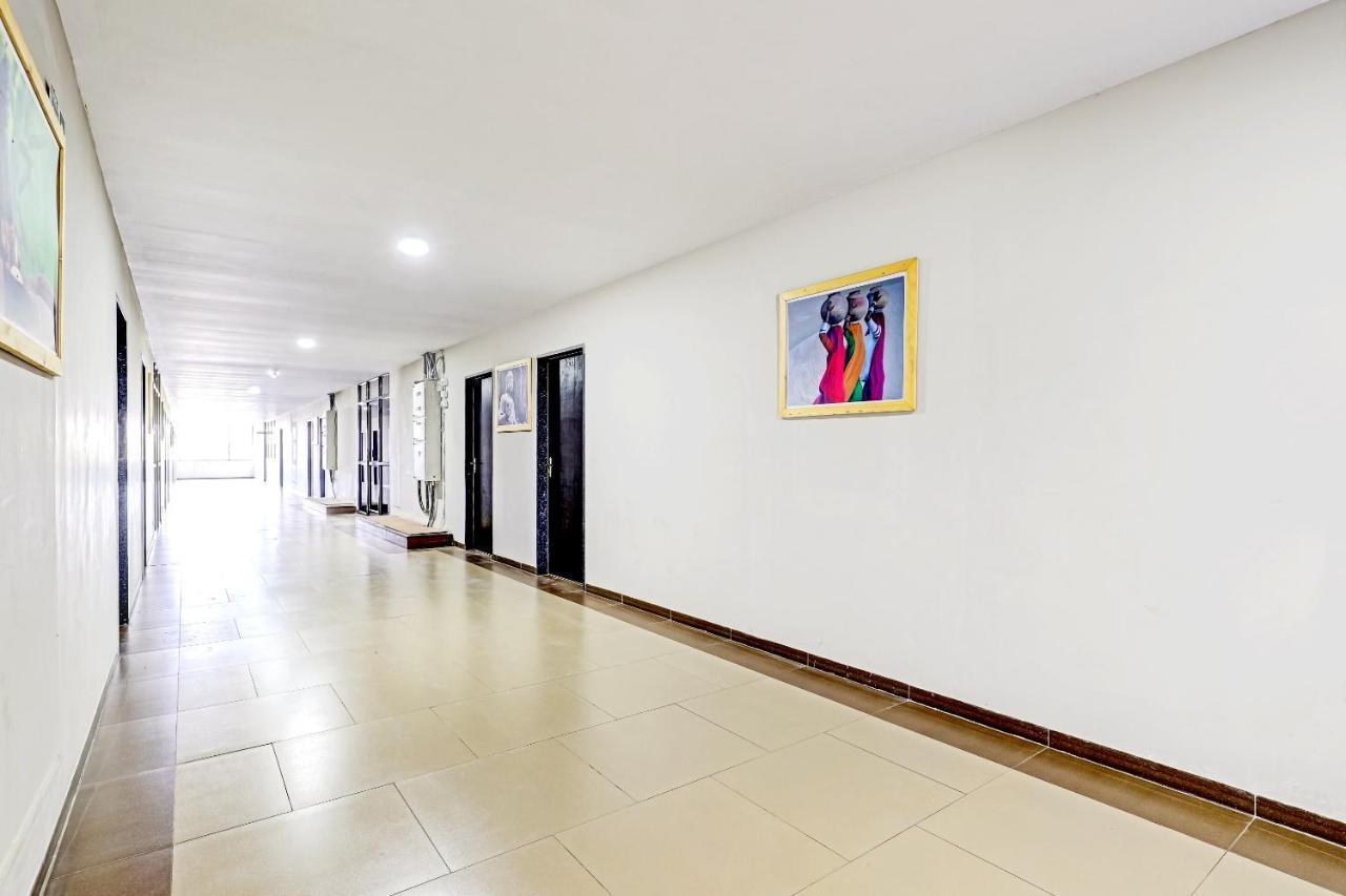 Oyo 70752 Viram House Hotel Gorwa Bagian luar foto