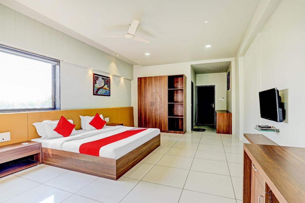 Oyo 70752 Viram House Hotel Gorwa Bagian luar foto