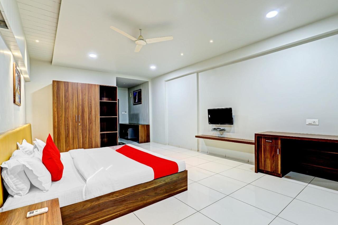 Oyo 70752 Viram House Hotel Gorwa Bagian luar foto