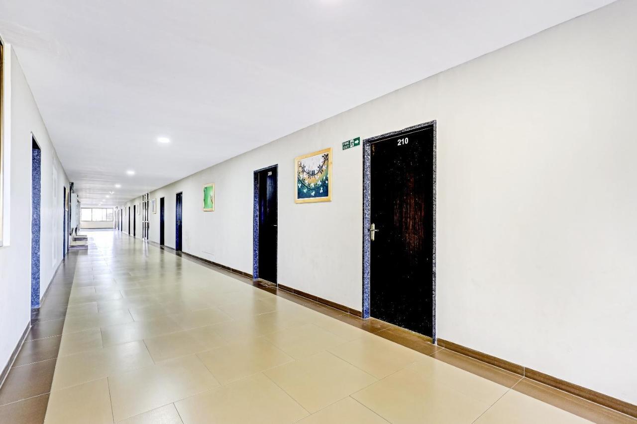 Oyo 70752 Viram House Hotel Gorwa Bagian luar foto